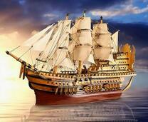 Большой боевой корабль среди моря