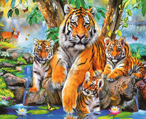 Семья тигров под деревом у водопадов