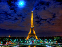 Луна над Парижем