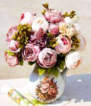 Кувшинчик с оригинальным букетом роз