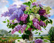 Ваза с букетом сирени на фоне деревни