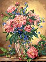 Букет из синих цветочков и пионов в вазе