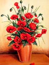 Высокая ваза с букетом полевых маков