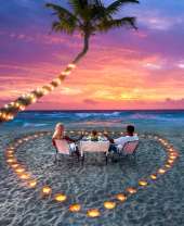 Романтический ужин на берегу океана