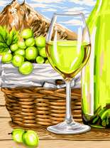 Белое вино и виноград в горах