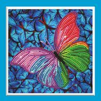 Разноцветная бабочка на фоне синих