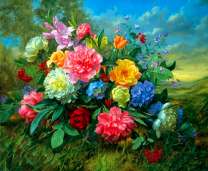 Букет роз и пионов на фоне голубого неба и луга