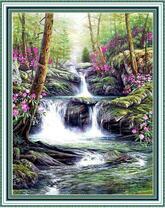 Весенний водопадик в лесу