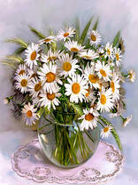 Букетик белых ромашек в прозрачной вазе