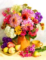 Натюрморт из букета цветов и груш с яблоками