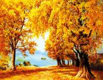 Золотые деревья на берегу озера