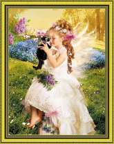 Маленький ангелочек с чёрно-белым котёнком