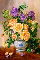 Ваза с желтыми розами и фиалками