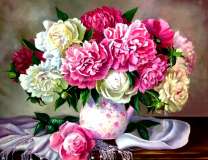 Ваза с красочными пионами