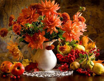 Кувшин с осенним букетом и урожай