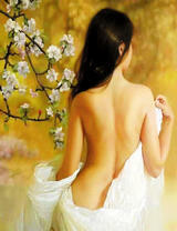 Обнаженная спина девушки и цветущие яблони