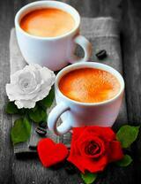 Кофе и две розочки