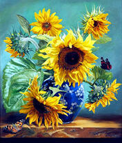 Букет подсолнухов и бабочка