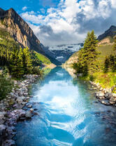 Горная река лазурного цвета