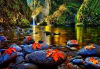 Пришла осень к горному озеру