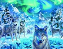 Стая волков на льду под северным сиянием