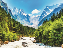 Бурная горная река