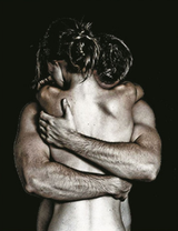 Крепкие обьятия любви