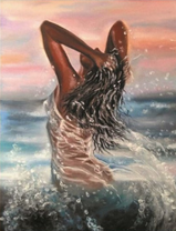 Обнаженная девушка в морской волне