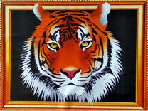 Портрет льва на черном фоне