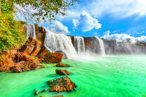 Обворожительный водопад во Вьетнаме