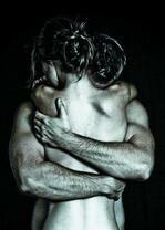 Сильные объятия