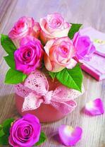 Букетик розовых розочек в коробочке