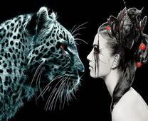 Ягуар и девушка с красными глазами