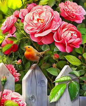 Птичка на изгороди у роз