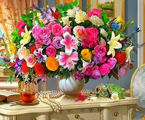 Большой букет цветов на столе с чаем