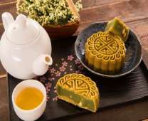 Зеленый чай и вкусняшки