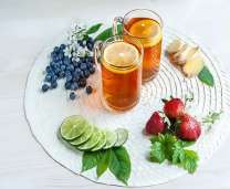 Чай с лимоном и ягодами