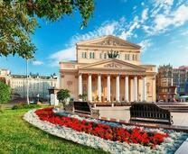 Большой театр в солнечной Москве