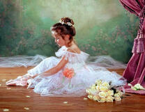 Девочка в белом платье и белый букет роз