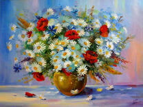 Ромашки и маки в желтой вазе