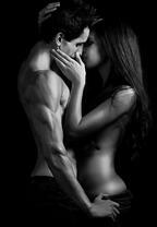 Объятия страстной пары