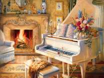 Белый рояль в комнате с камином