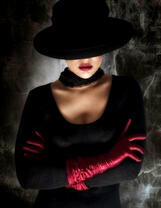 Загадочная женщина в красных перчатках