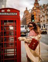 Девушка на улице Лондона