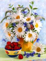 Нежный букетик ромашек и клубника