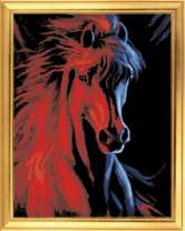Лошадь в отсветах огня