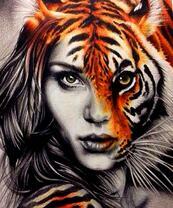 Девушка тигрица