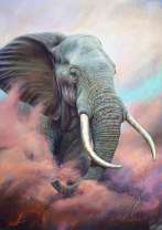 Большой слон в клубах пыли