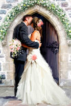 Новобрачные на фоне двери