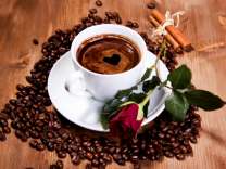 Кофе с корицей и розочка